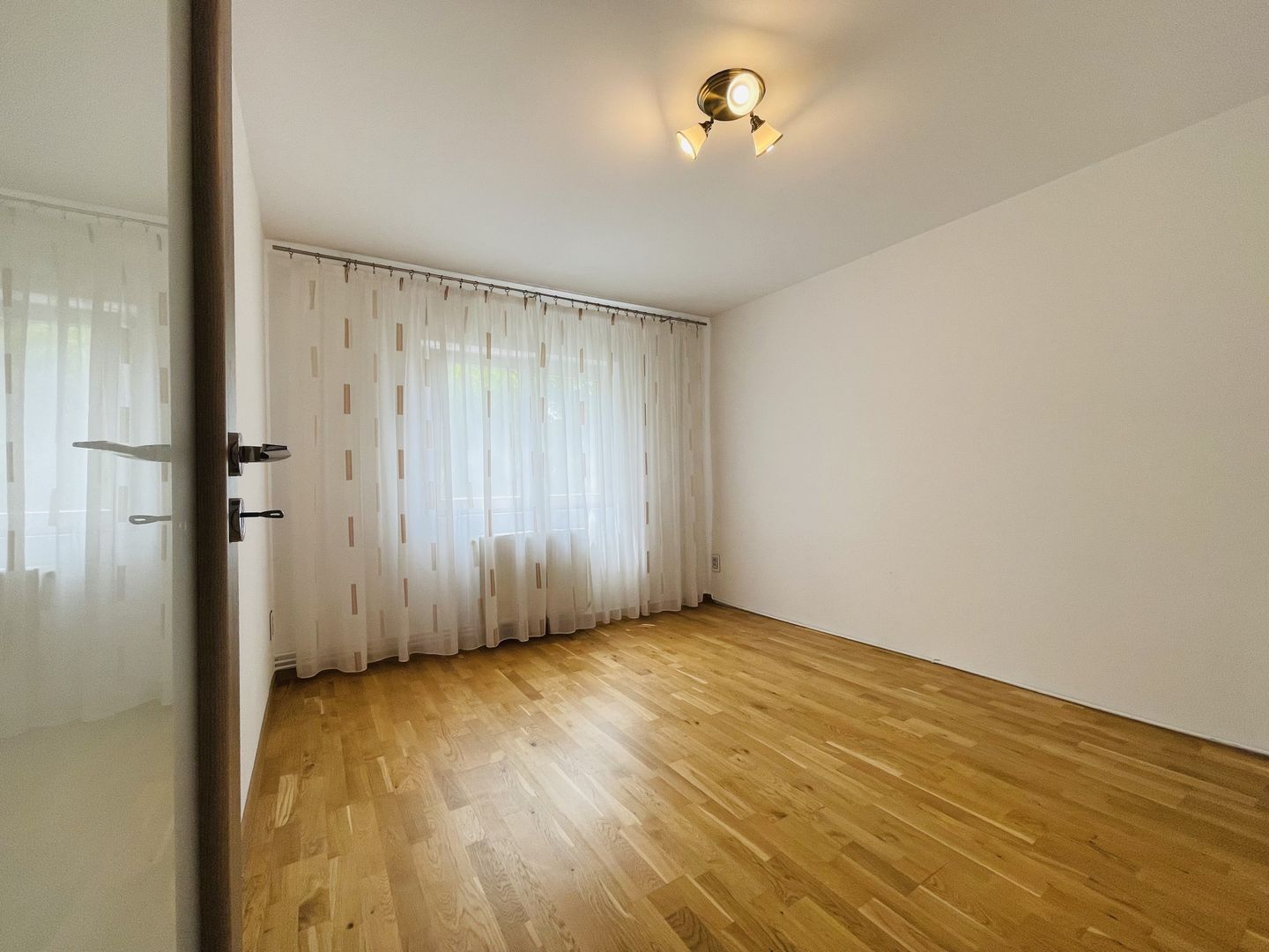 OFERTA VANDUTA - Apartament cu 4 camere, frumos amenajat | 85 mp, decomandat - Poză 16