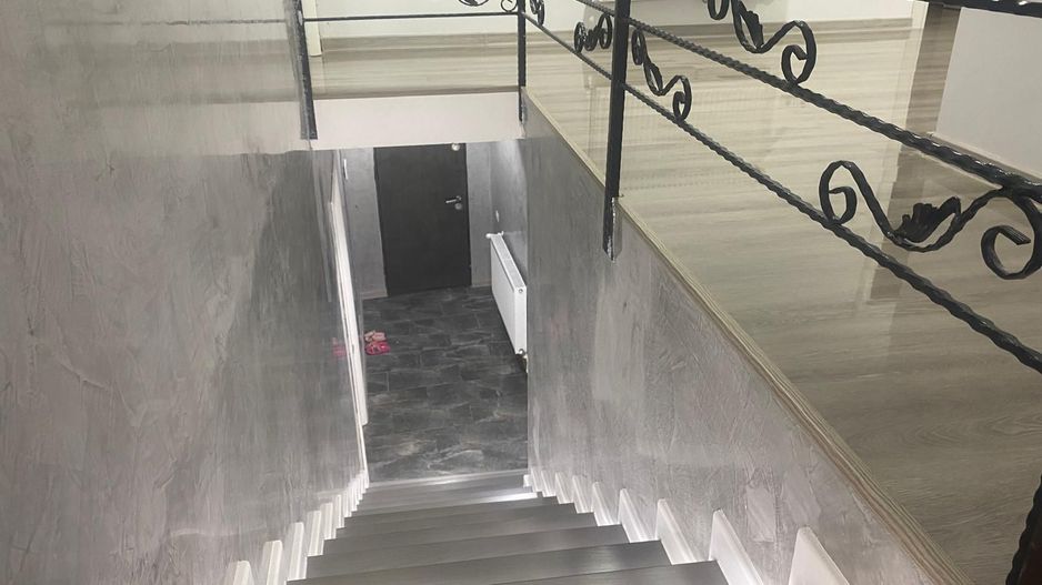 Gata de locuit! Vanzare casa cu 6 camere in Targoviste - Poză 14