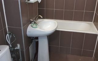 Vind apartament 3 camere in Gheorgheni . - Poză 10