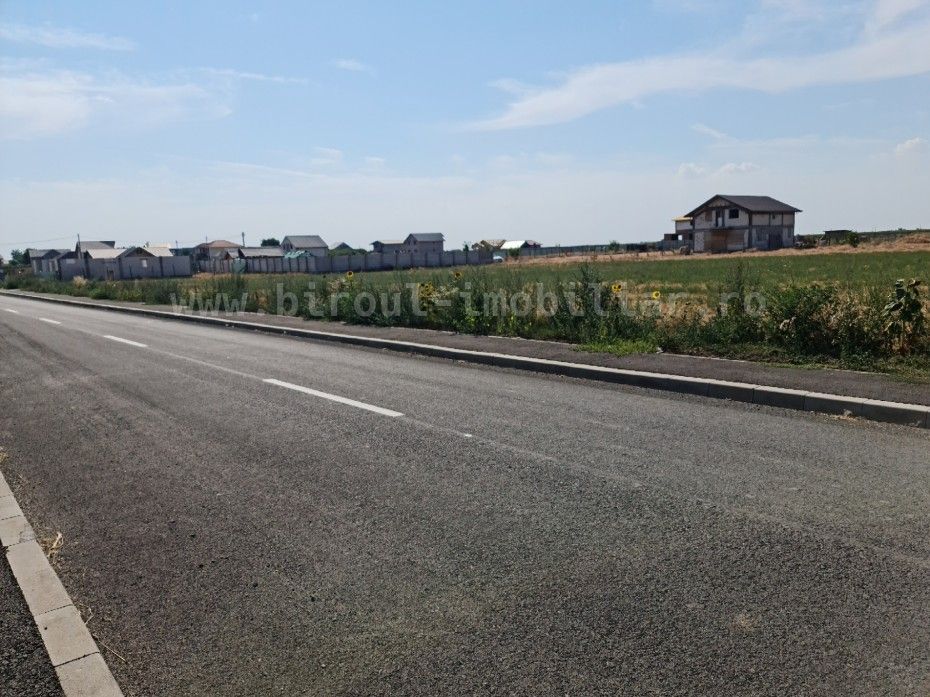 Vânzare Teren Intravilan pentru Casă/Vilă cu Toate Utilitățile, Stradă Asfaltata - Poză 4