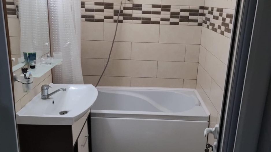 APARTAMENT 3 CAMERE – MICRO 17 – RENOVAT – ETAJ 3/4 – 64 MP - Poză 6