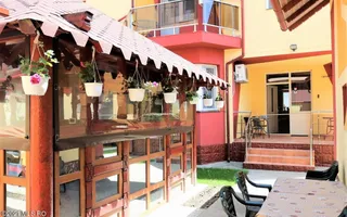 Mamaia Nord - Langa Mare, pensiune la cheie, 11 camere, 9 bai! - Poză 33