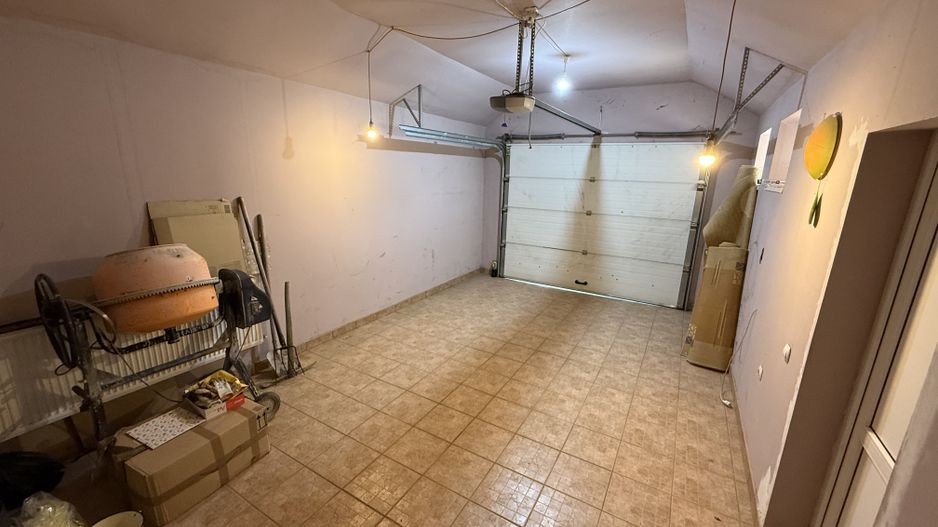 Vila P+1 cu terasă 255 mp + garaj 22,5 mp si teren 417 mp-Berceni ! - Poză 16