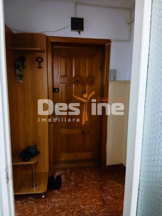 Apartament cu 3 camere de vanzare zona centrala - Poză 13