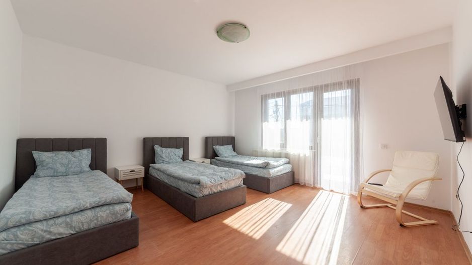 Casă spațioasă cu 8 camere - Pitești - 0% Comision - Poză 10