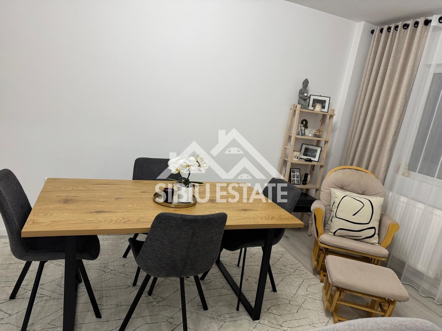 Apartament 3 camere 2 bai, pivita recent renovat-in Sibiu M.Viteazul - Poză 9