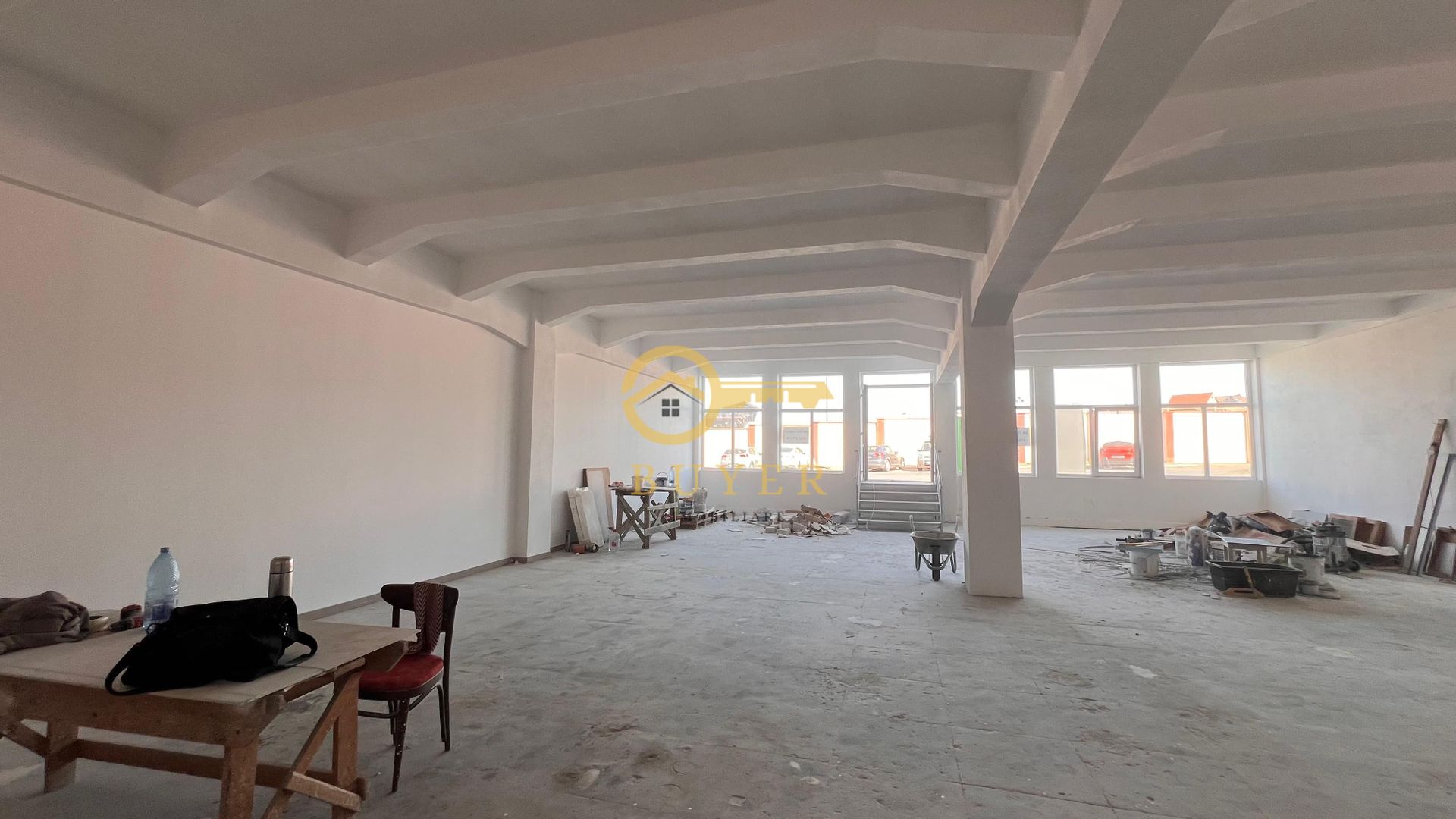 Spațiu comercial de închiriat în Cisnădie – renovat, cu vitrine la str - Poză 1