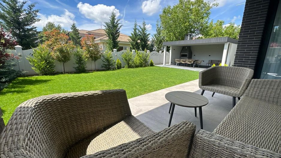 CASA MODERNA DE INCHIRIAT IN ZONA EROU IANCU NICOLAE PIPERA - Poză 6