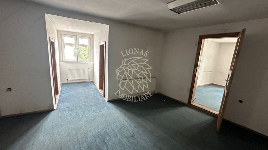 Spatiu central -ideal locuire /pensiune/cabinet/birouri- Sangeorz-Bai - Poză 6