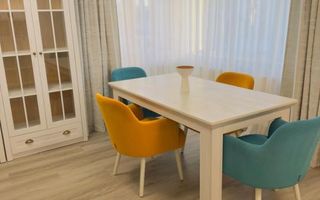 Apartament in vila l decomandat l la cheie l parcare l Cometei - Poză 2