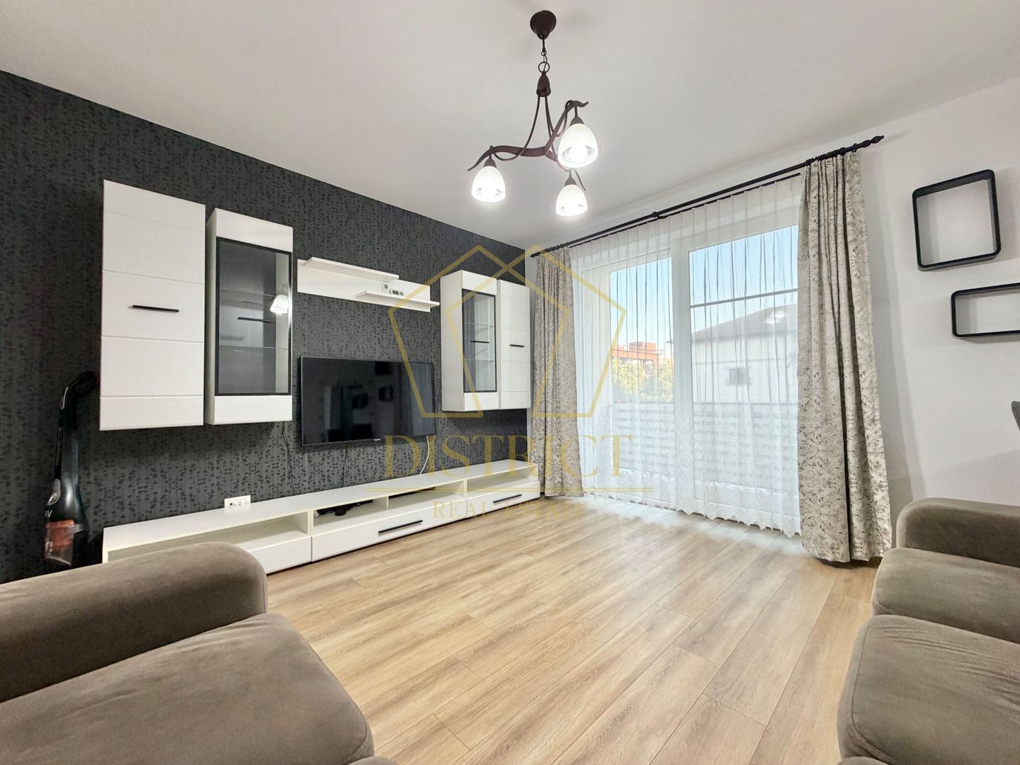 Apartament cu 2 camere mobilat, decomandat la etajul 1 in Giroc langa Penny. - Poză 1