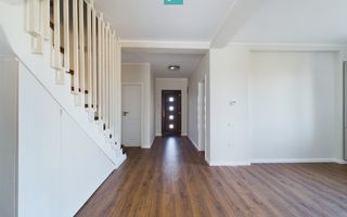 Duplex 1/2 în Moşniţa Nouă - Poză 2