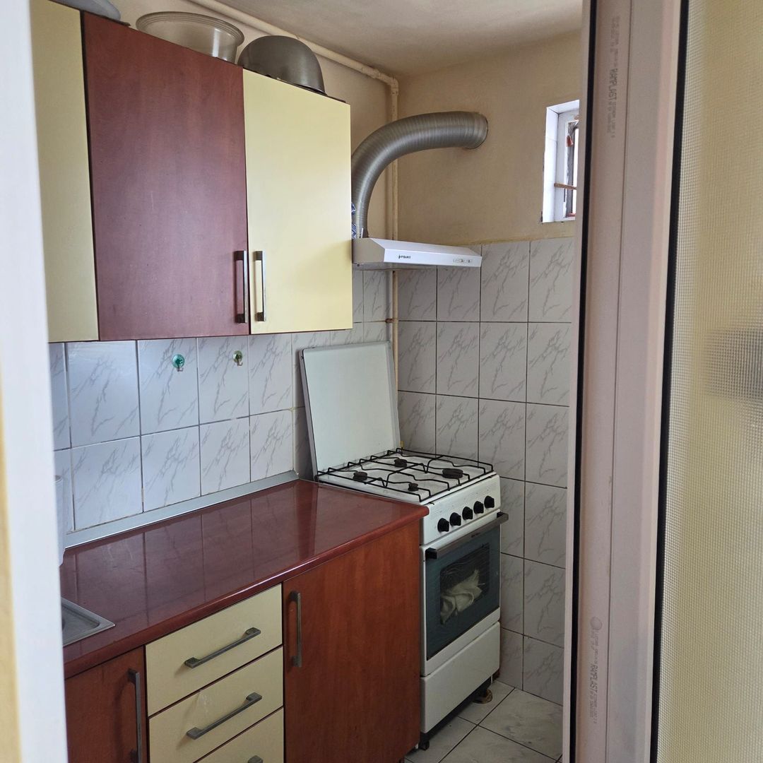Garsoniera zona Astra,bloc izolat - Poză 3
