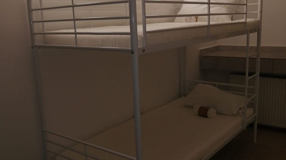 Etaj de inchiriat/ camere+ bai/bucatarie/spalatorie - Poză 14