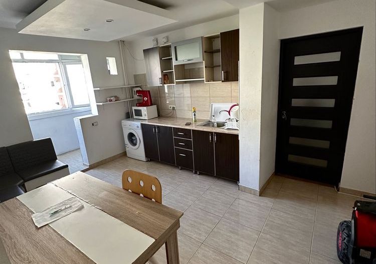Vanzare apartament 3camere - Poză 1