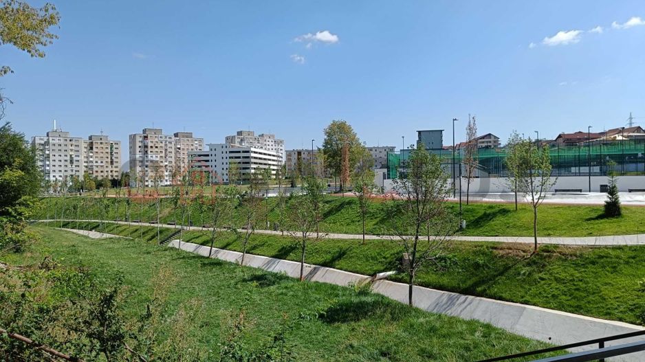 4 camere decomandate etaj intermediar, zona ''La Terenuri" - Poză 7
