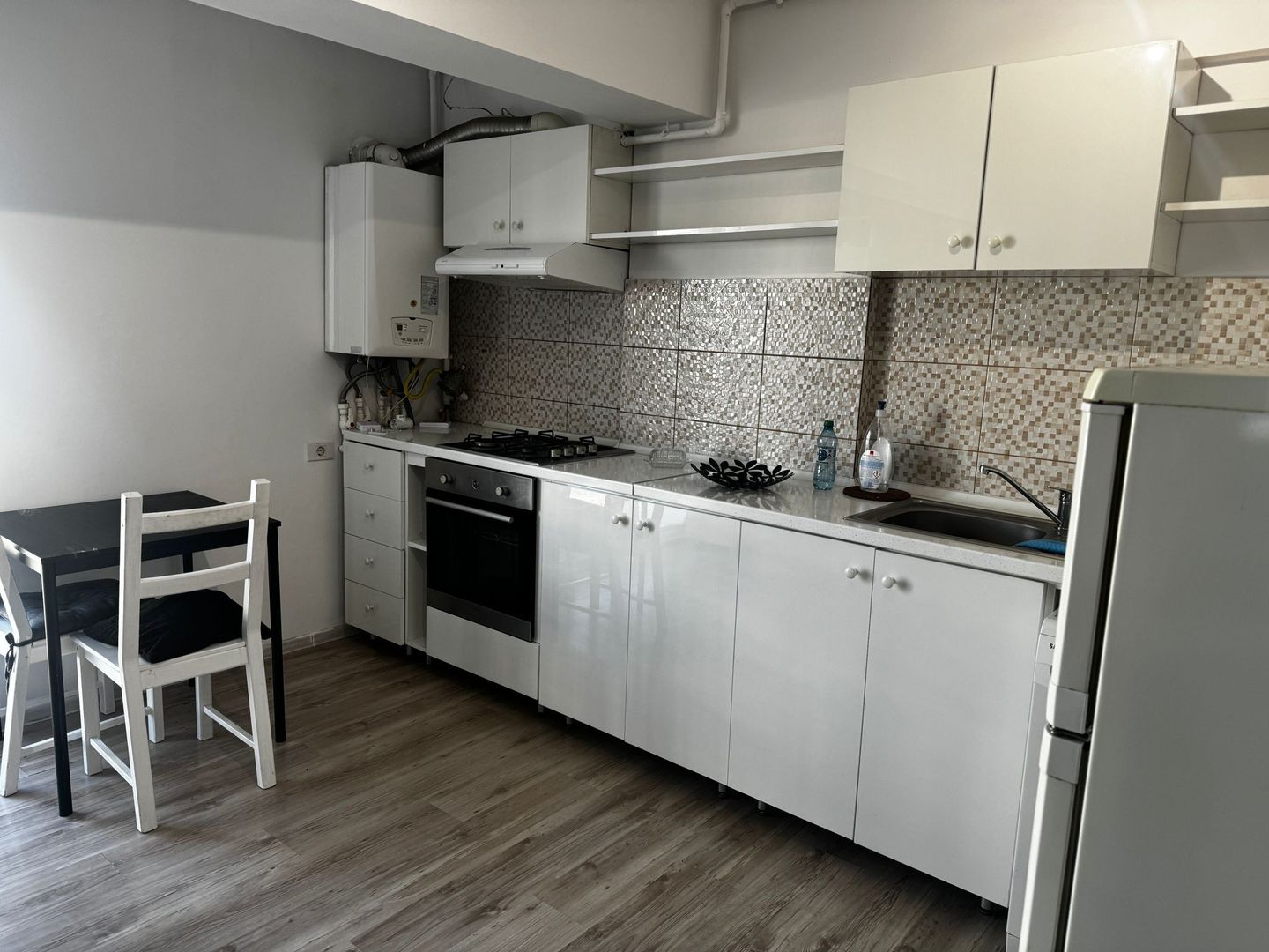 Apartament cu doua camere, Aparatorii Patriei, 92.600€ - Poză 3