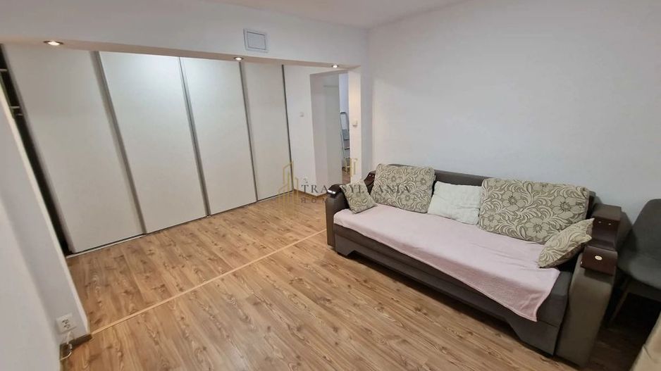 Apartament 3 camere — confort urban, localizare excelentă - Poză 1