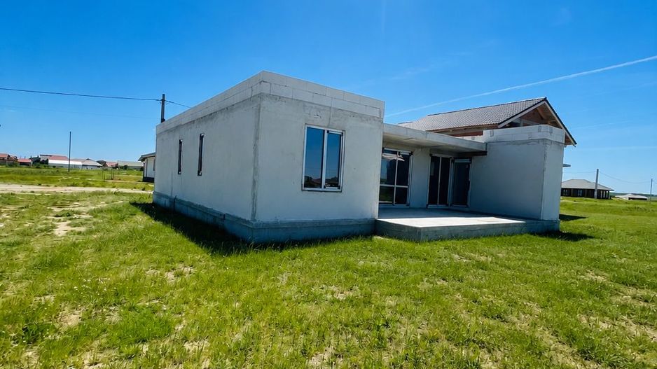 Casă parter semifinisatǎ Cihei– 500 mp teren - Poză 3