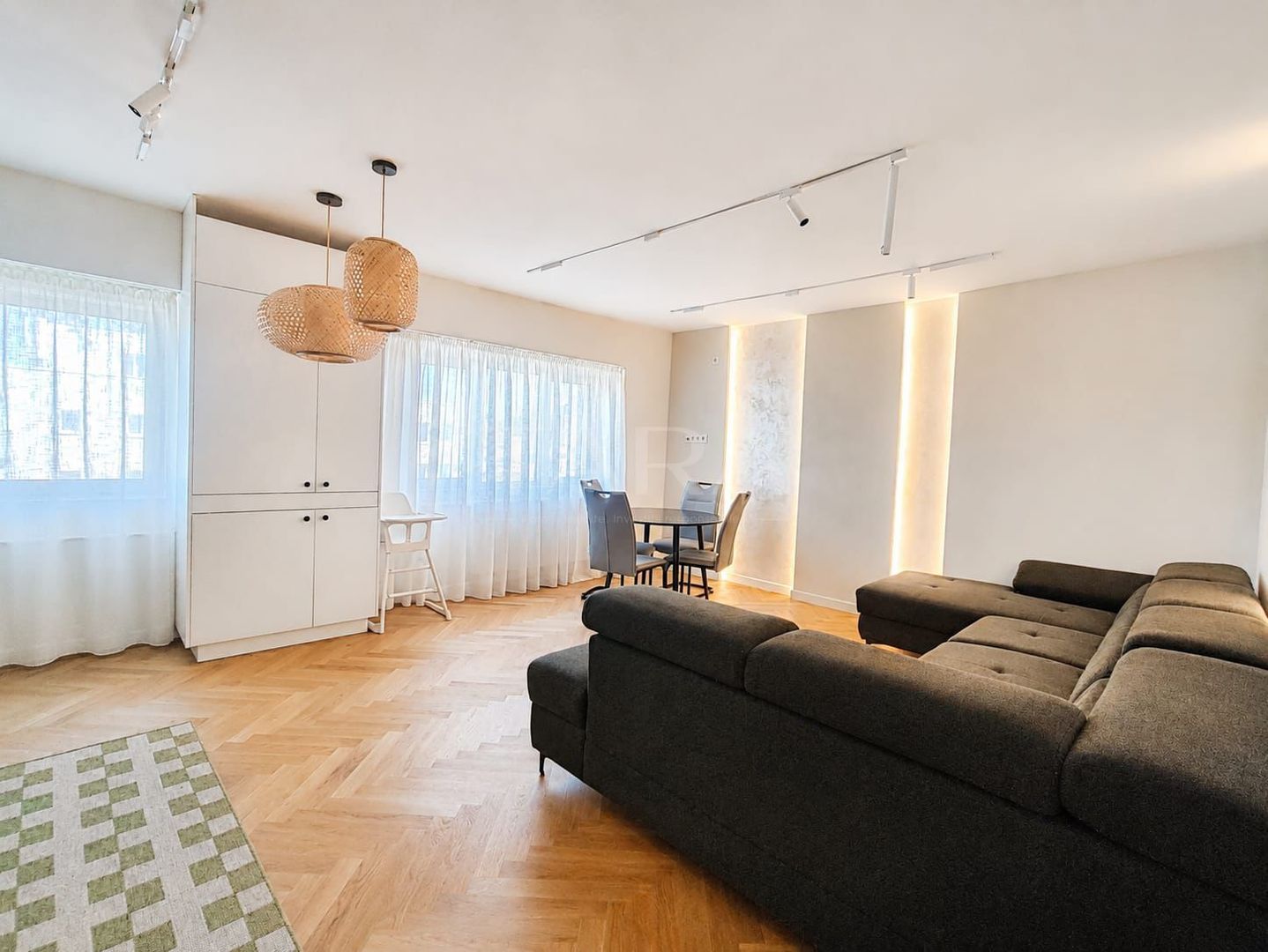 Prima închiriere! Apartament 3 camere, view spectaculos, Zorilor. - Poză 1