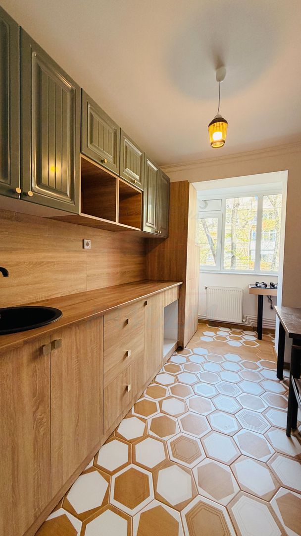 Apartament 3 camere semi. In Galati, Mazepa 1, etaj 1, renovat recent - Poză 11