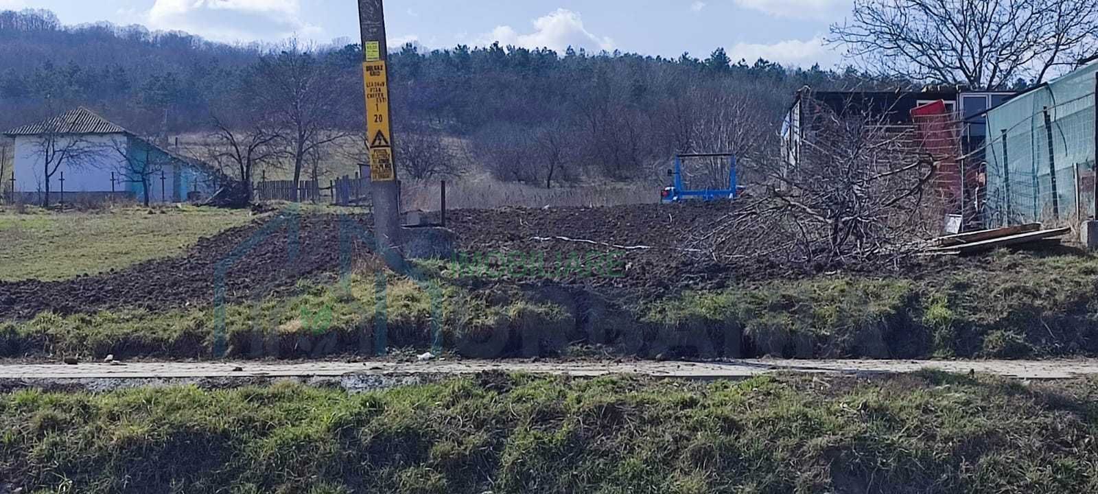 Teren ideal pentru construirea casei tale – poziție excelentă! - Poză 1