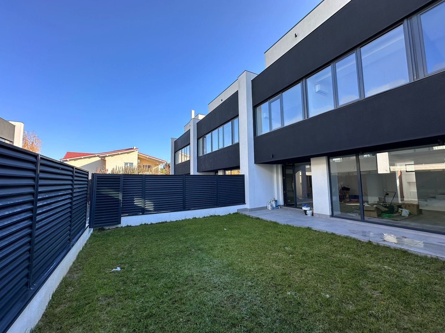 Vila lux  nemobilata cu 5 camere de inchiriat i - Poză 1