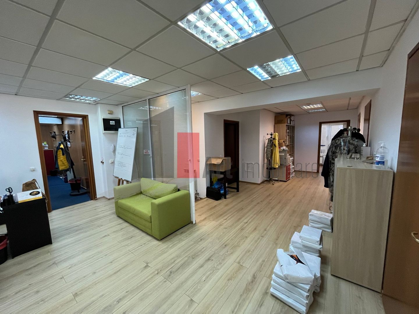 Spatiul "HOVY" in imobil exclusiv de birouri, 220 mp, 2 locuri parcare - Poză 5