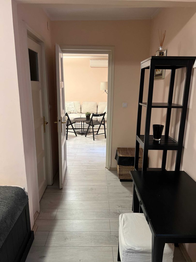 Apartament superb 2 camere, de închiriat, Piața Romană, balcon, vedere spre parc - Poză 7