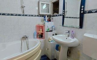 Apartament 3 camere decomandat 3 minute metrou Aparatorii Patriei - Poză 11