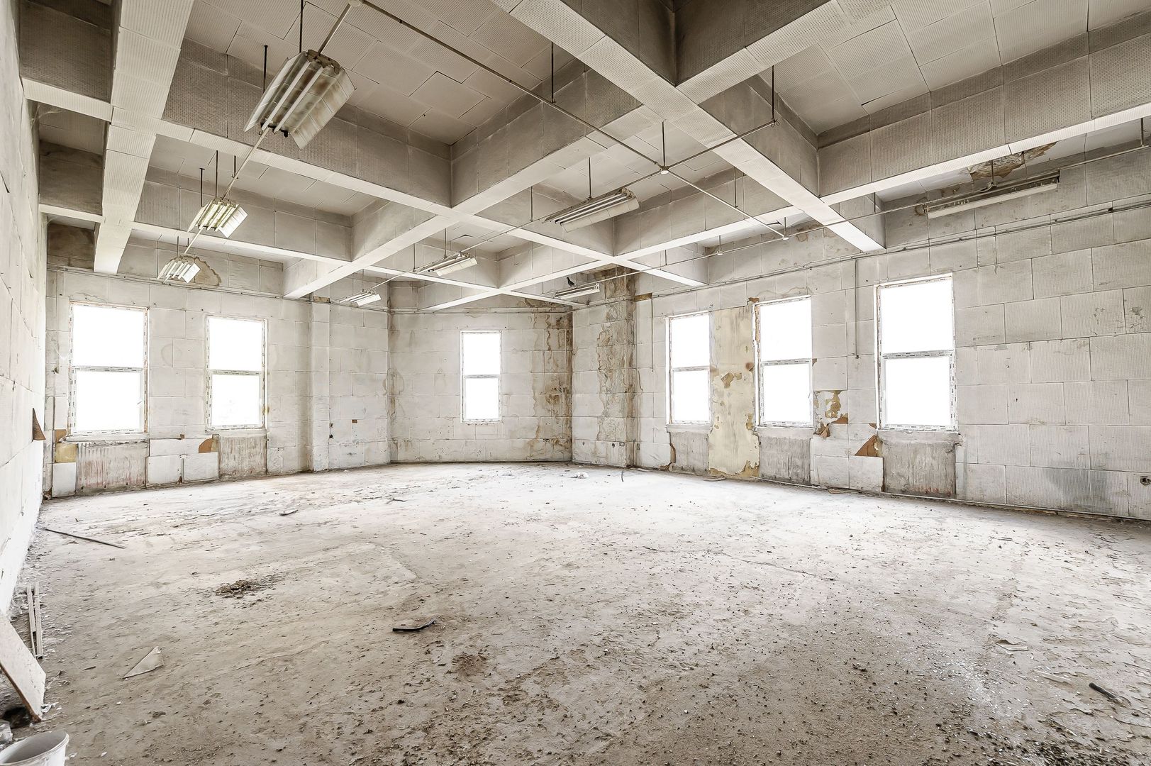 Clădire ultracentrală de vânzare Bulevardul Decebal Comision 0 - Poză 3