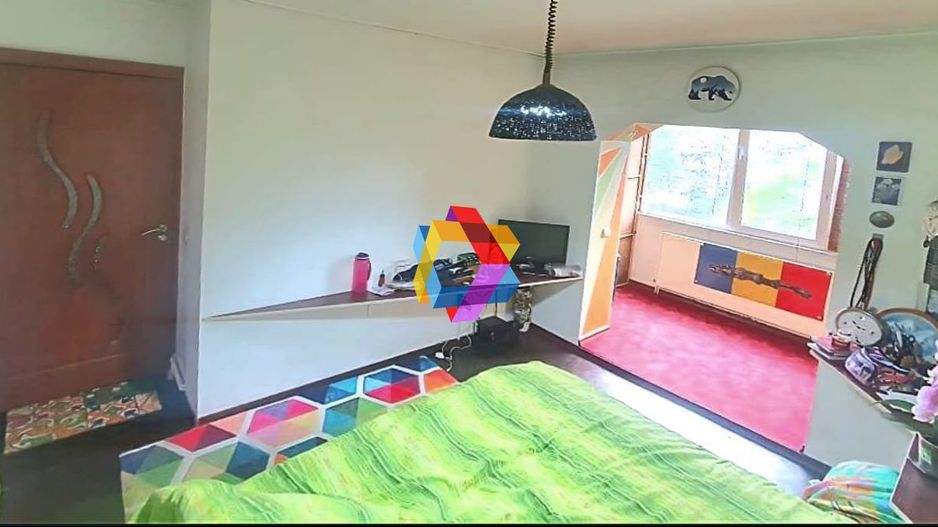 Apartament cu patru camere, zona Tractorul 90 mp - Poză 5