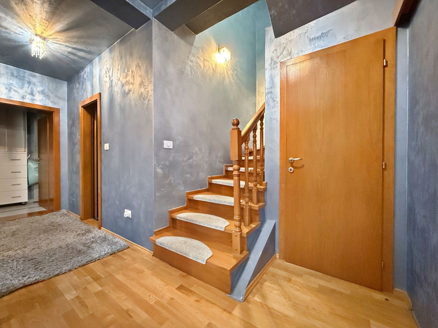 Două case separate , utilizare mixtă– rezidențial & comercial. - Poză 8