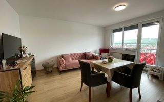 Apartament modern,3 camere, Sub Cetate,Floresti, 2 locuri parcare! - Poză 3