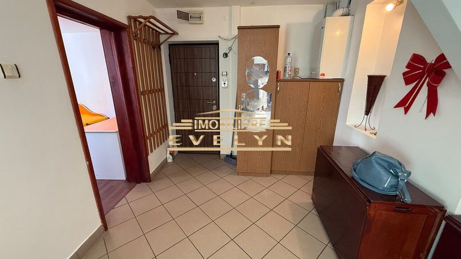 Apartament 3 camere + mansardă autorizată de vânzare – Zona Școala Nr. 7 - Poză 3
