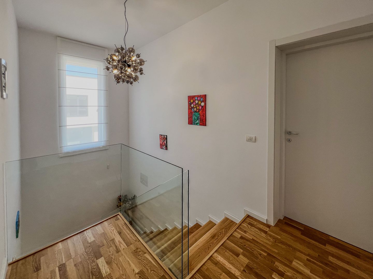 Vilă individuală elegantă, complet mobilată și utilată, lângă parcul și pădurea din Corbeanca - Poză 15