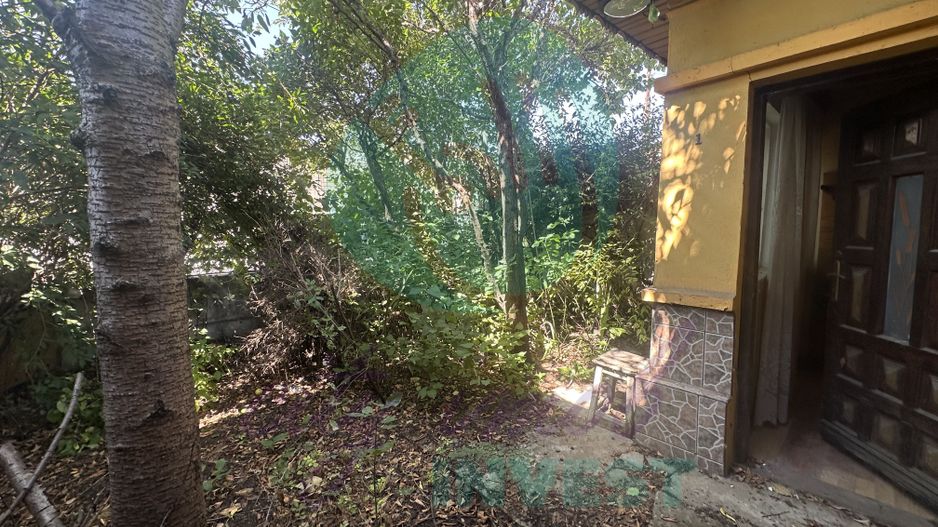 Casuta batraneasca cu teren 184 mp de inchiriat - Poză 2