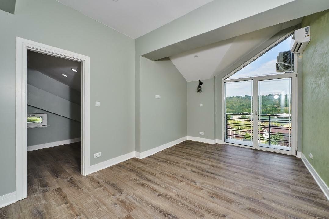 Casa noua de vanzare in Iasi, zona Sorogari, cu vedere catre lac. - Poză 6