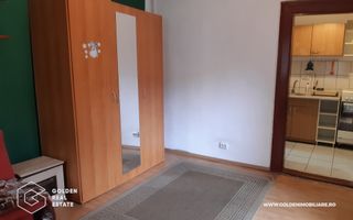 Casa mare, cu 4 apartamente a cate 1, 2, 3 și 4 camere fiecare - Poză 2
