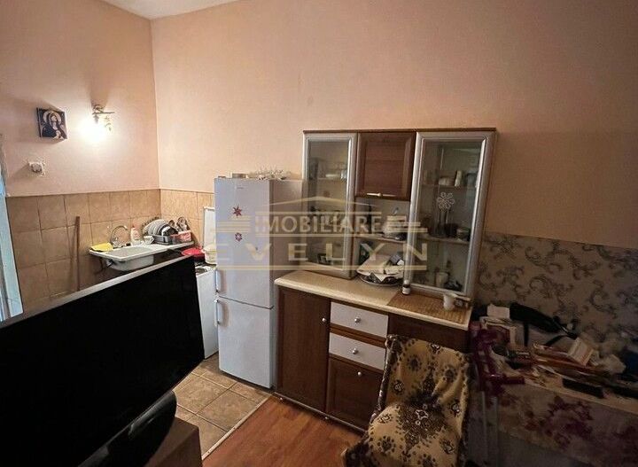 De Vanzare Casa Cu 3 Camere 100 Mp+Teren, Zona Centrala, Pret 75000 Euro!!! - Poză 2