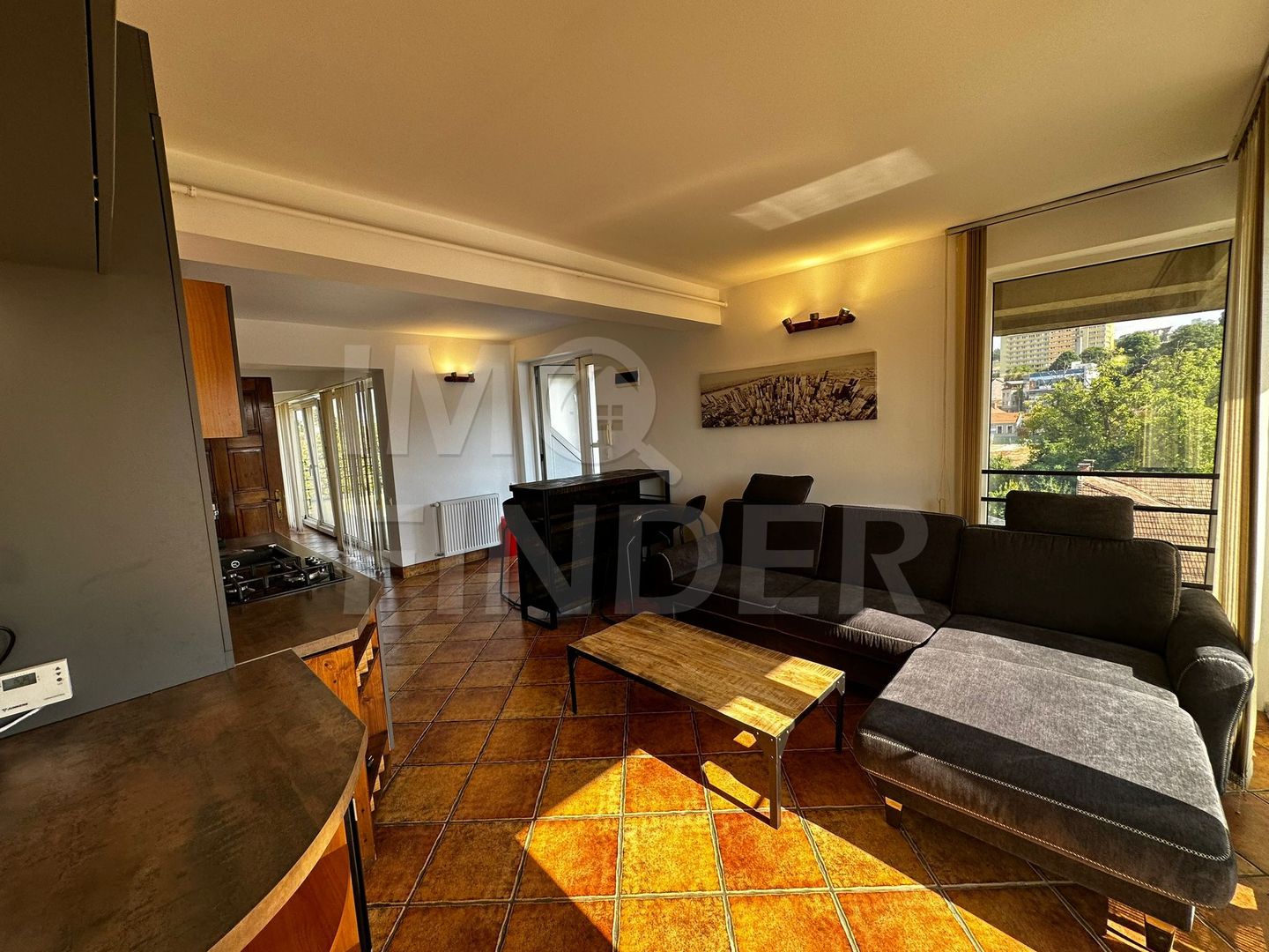 Inchiriere apartament 3 camere in Vila, Central - Poză 2