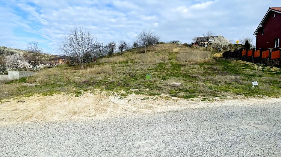 Teren intravilan de vânzare – Oradea, zona Dealuri - Poză 1