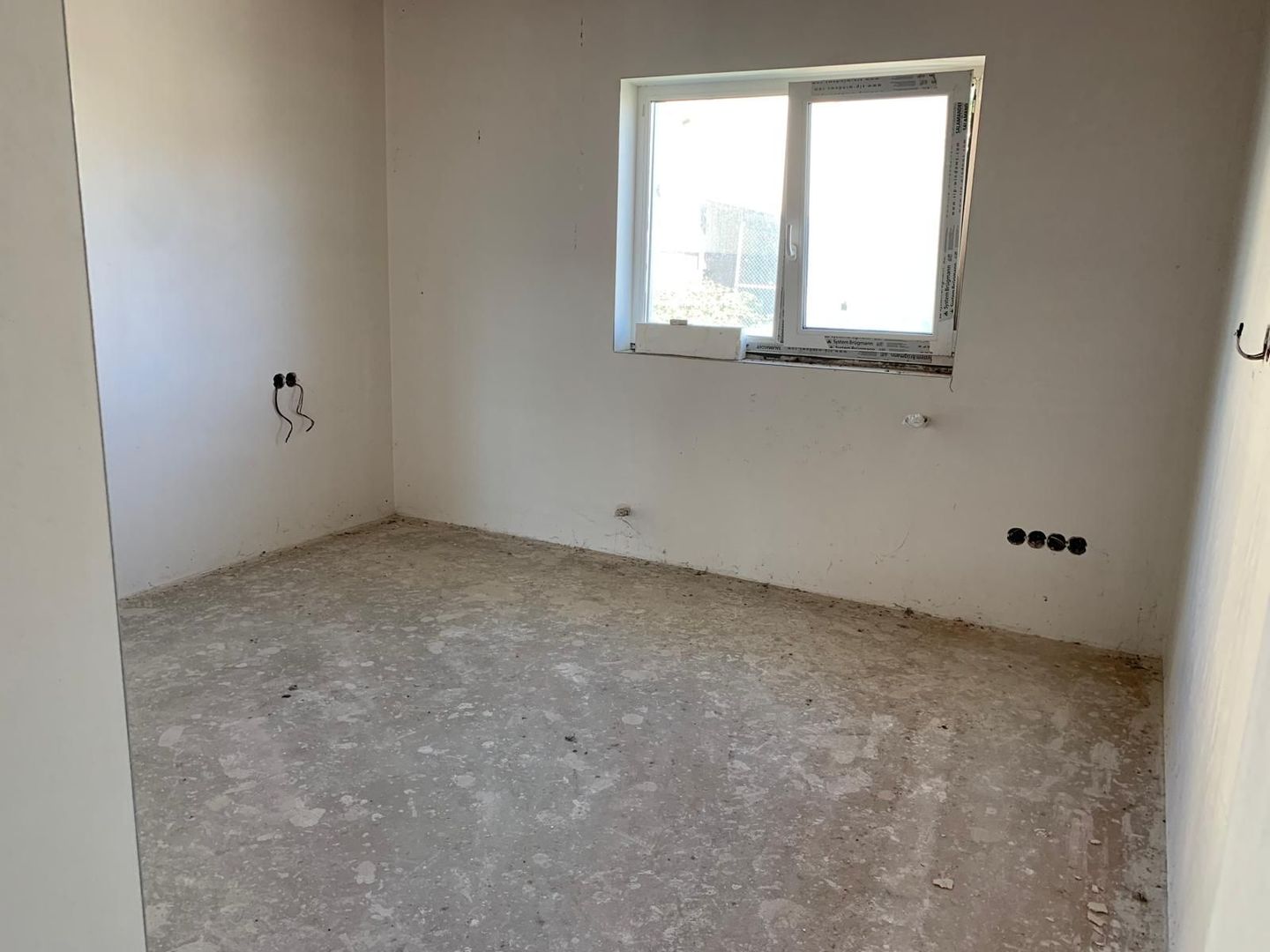Casă cu teren – Zona Profi Chinteni | Casă nouă, semifinisată | Garaj si Terasa - Poză 10