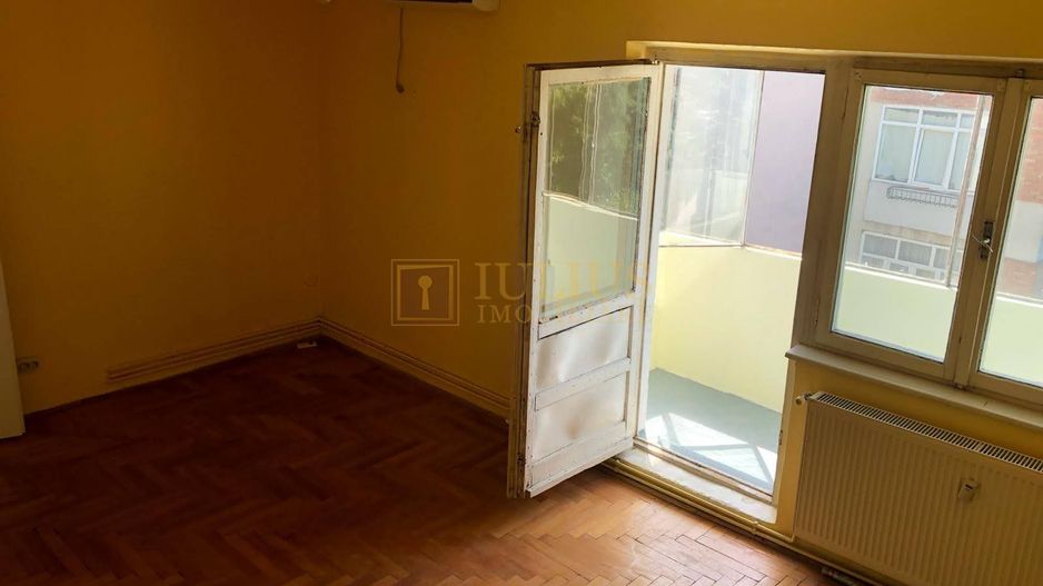 Apartament cu potențial; decomandat– Ideal pentru renovare completă. - Poză 5