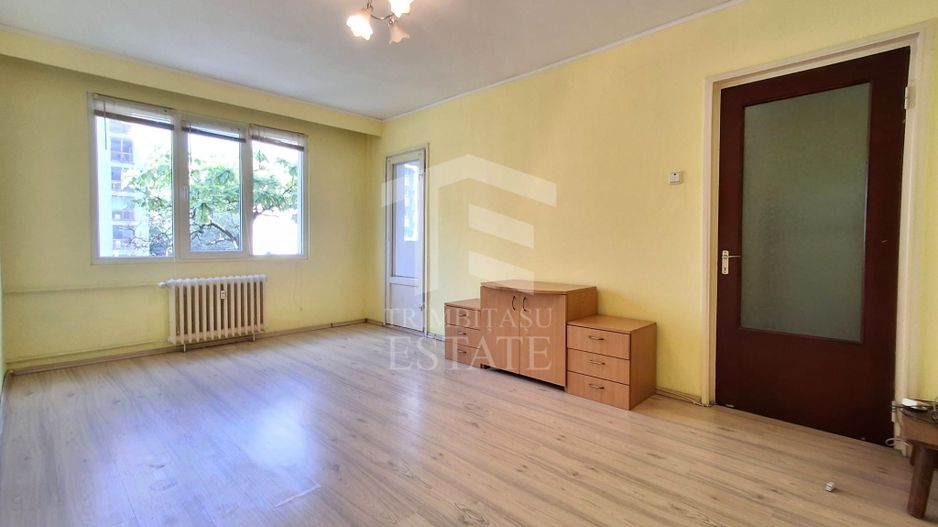 Apartament 3 camere decomandat | Locație excelentă | Bd. Chișinău 21 - Poză 2