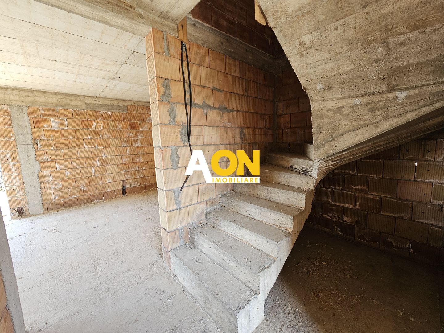 Casa la rosu, 4 camere, 2 bai, 345 mp teren, zona Ampoi 3 - Poză 6