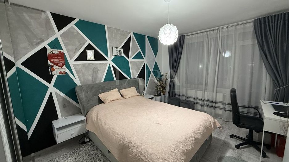 Investiție sigură sau cămin perfect – 3 camere cu parcare. - Poză 1