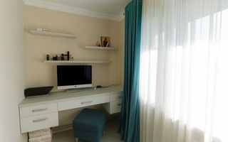 Proprietate Premium cu Două Case și Piscină în Hemeiuș - Poză 13