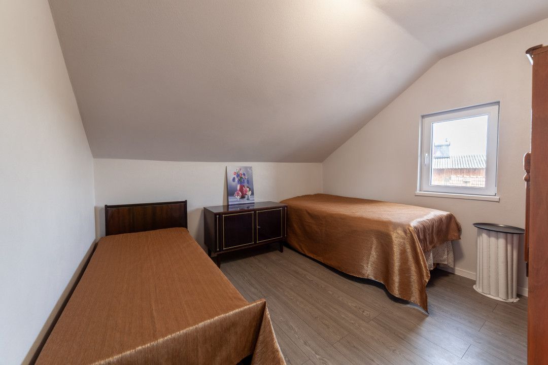 Casa cu teren generos si gradina spectaculoasa – Comuna Cuca, Argeș! - Poză 10