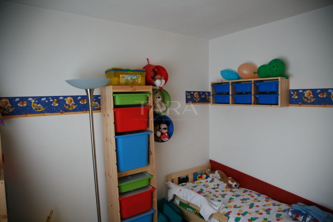 Apartament cu 4 camere, 82 mp, 2 băi și 2 balcoane, zona Câmpului. - Poză 9